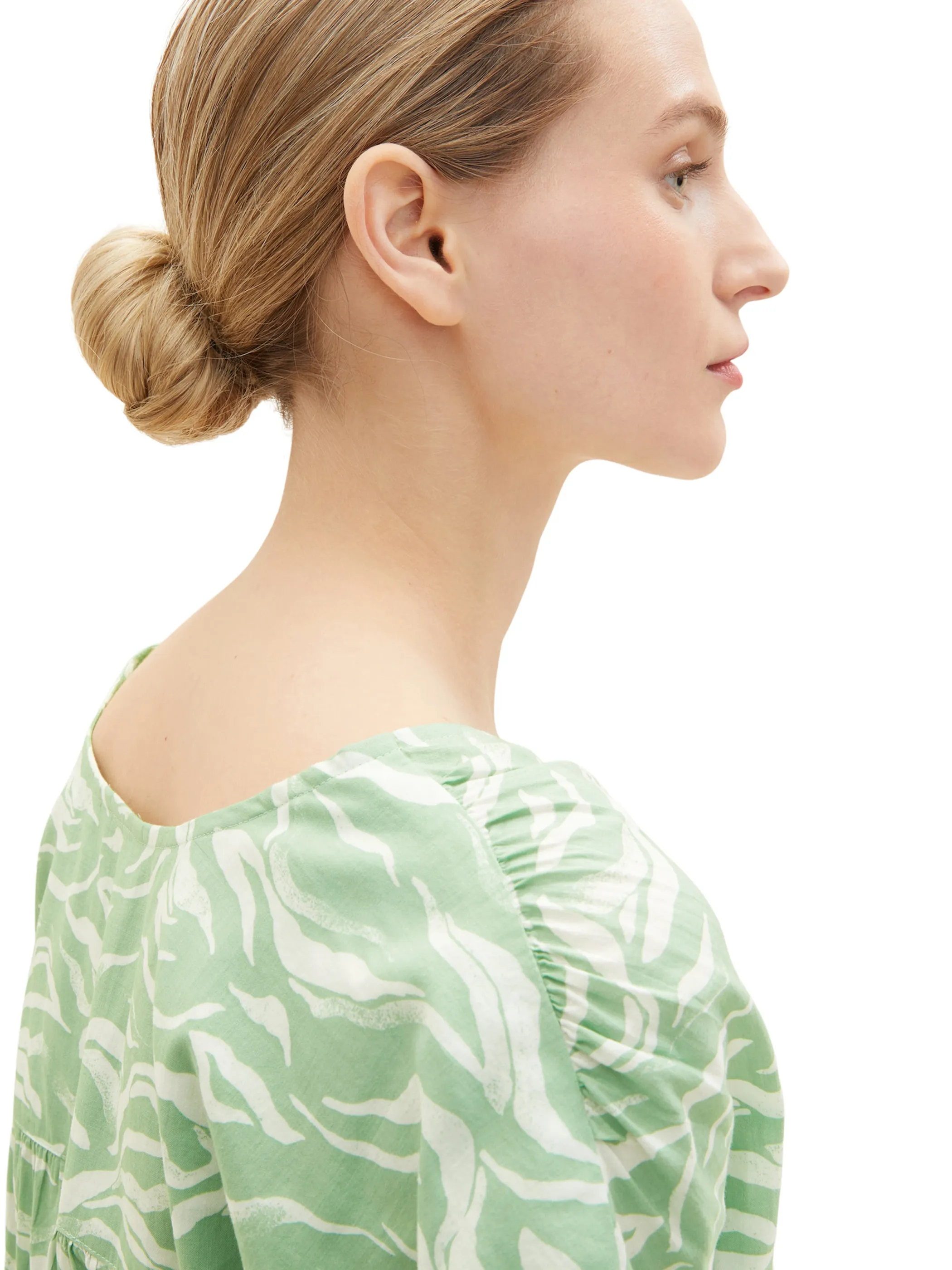 Tom Tailor 1035256 printed V-neck blouse Grün 874876 31574 2 Tom Tailor 1035256 printed V-neck blouse Grün 874876 31574 2