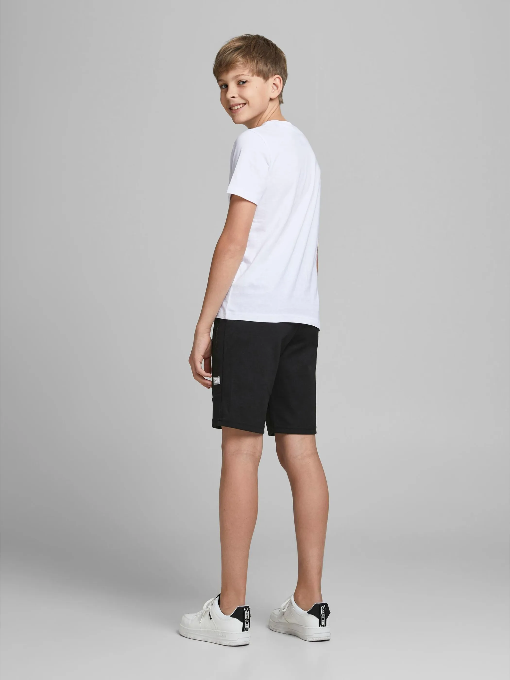 Jack&Jones Junior 12189855 JJIAIR SWEAT SHORTS N Schwarz 852245 178012 5