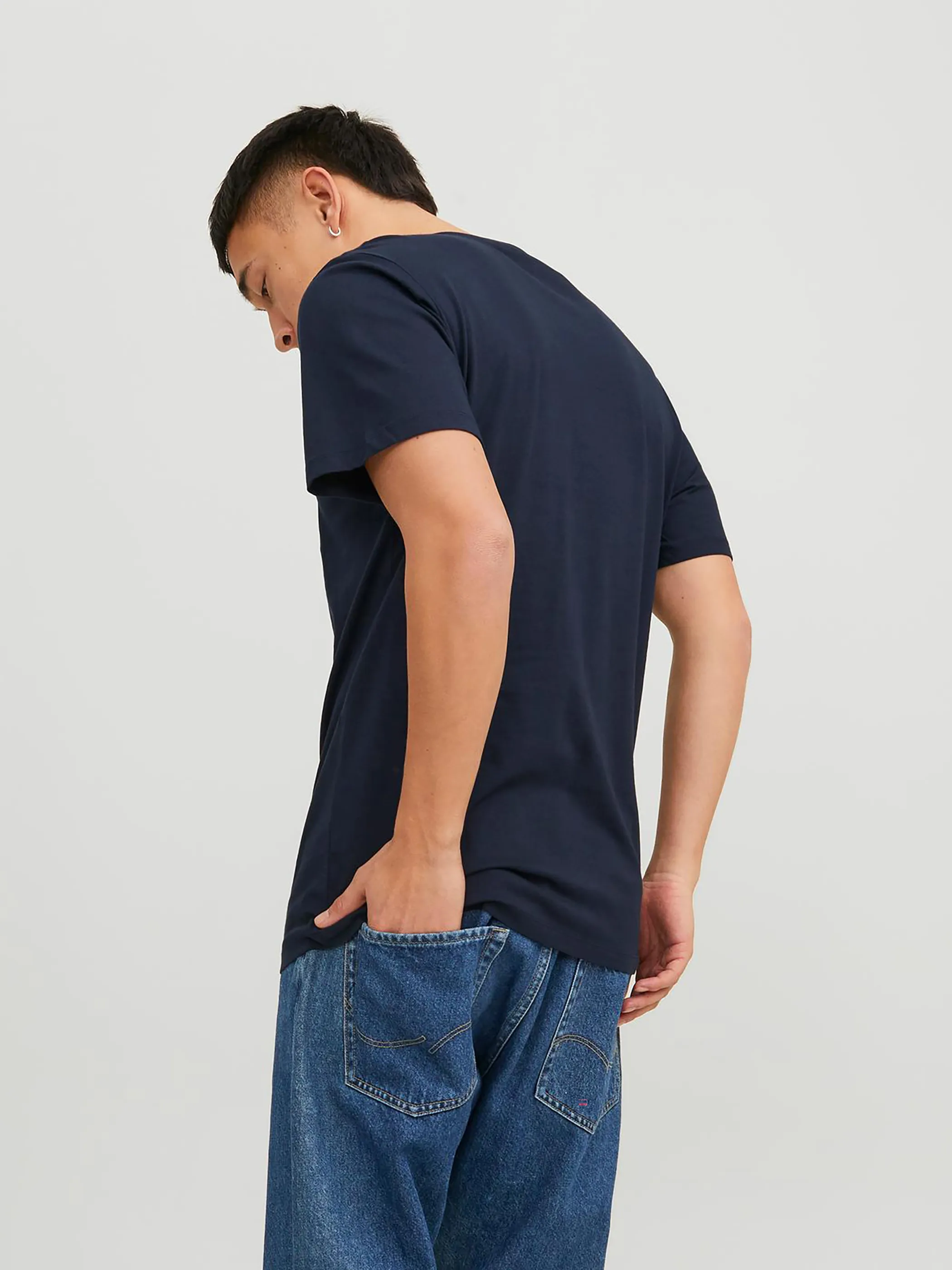 Jack Jones 12222044 JJTRESOR TEE SS CREW Schwarz 875262 175917 2 Jack Jones 12222044 JJTRESOR TEE SS CREW Schwarz 875262 175917 2