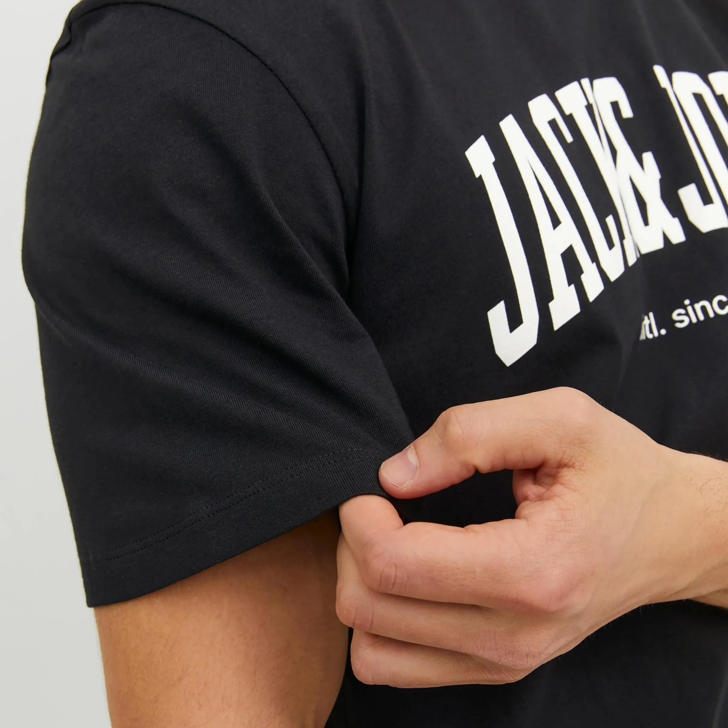 Jack Jones 12236514 JJEJOSH TEE SS CREW N Schwarz 878867 178012 3 Jack Jones 12236514 JJEJOSH TEE SS CREW N Schwarz 878867 178012 3