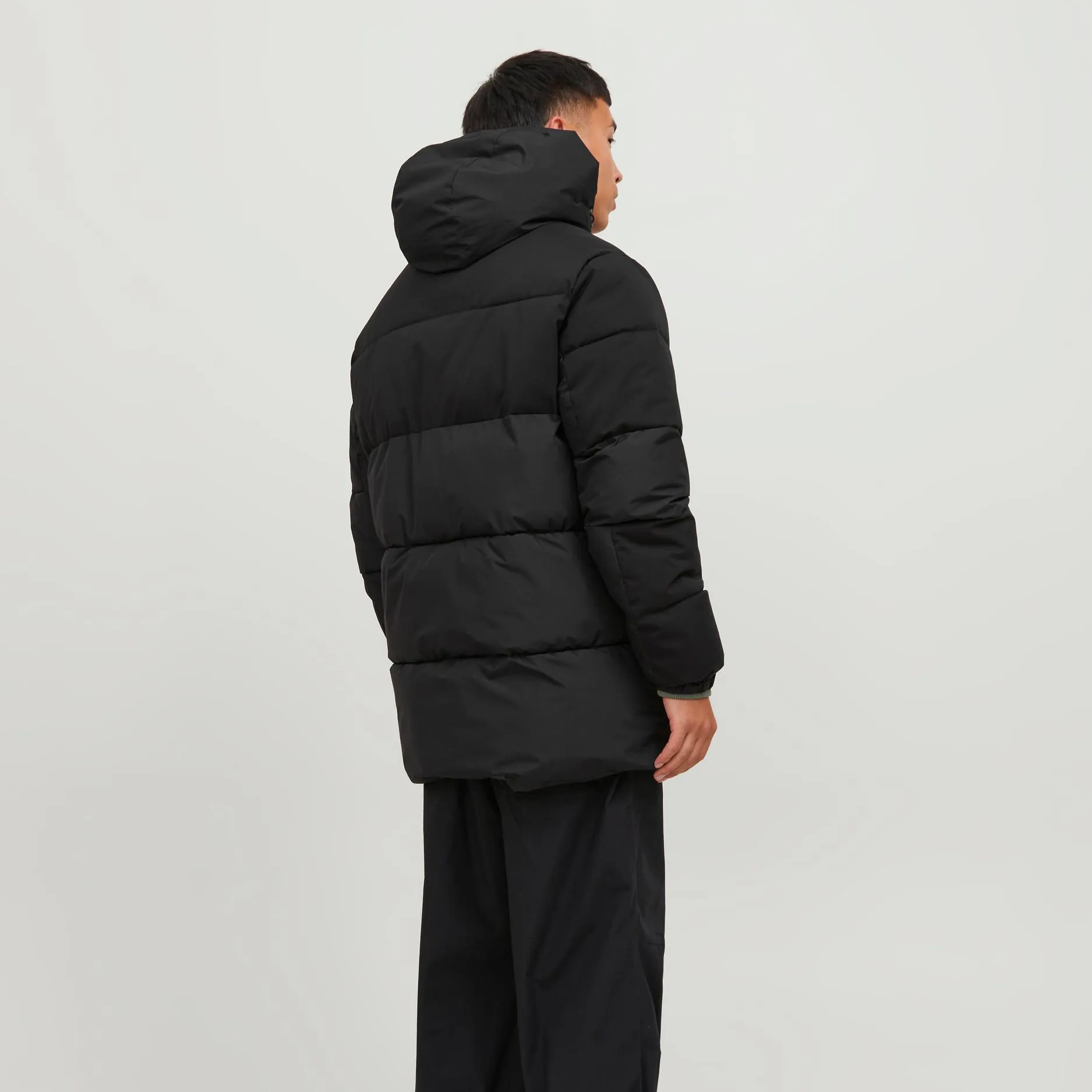 Jack Jones 12235870 JJEFORCE PUFFER SN Schwarz 878872 178012 2 Jack Jones 12235870 JJEFORCE PUFFER SN Schwarz 878872 178012 2