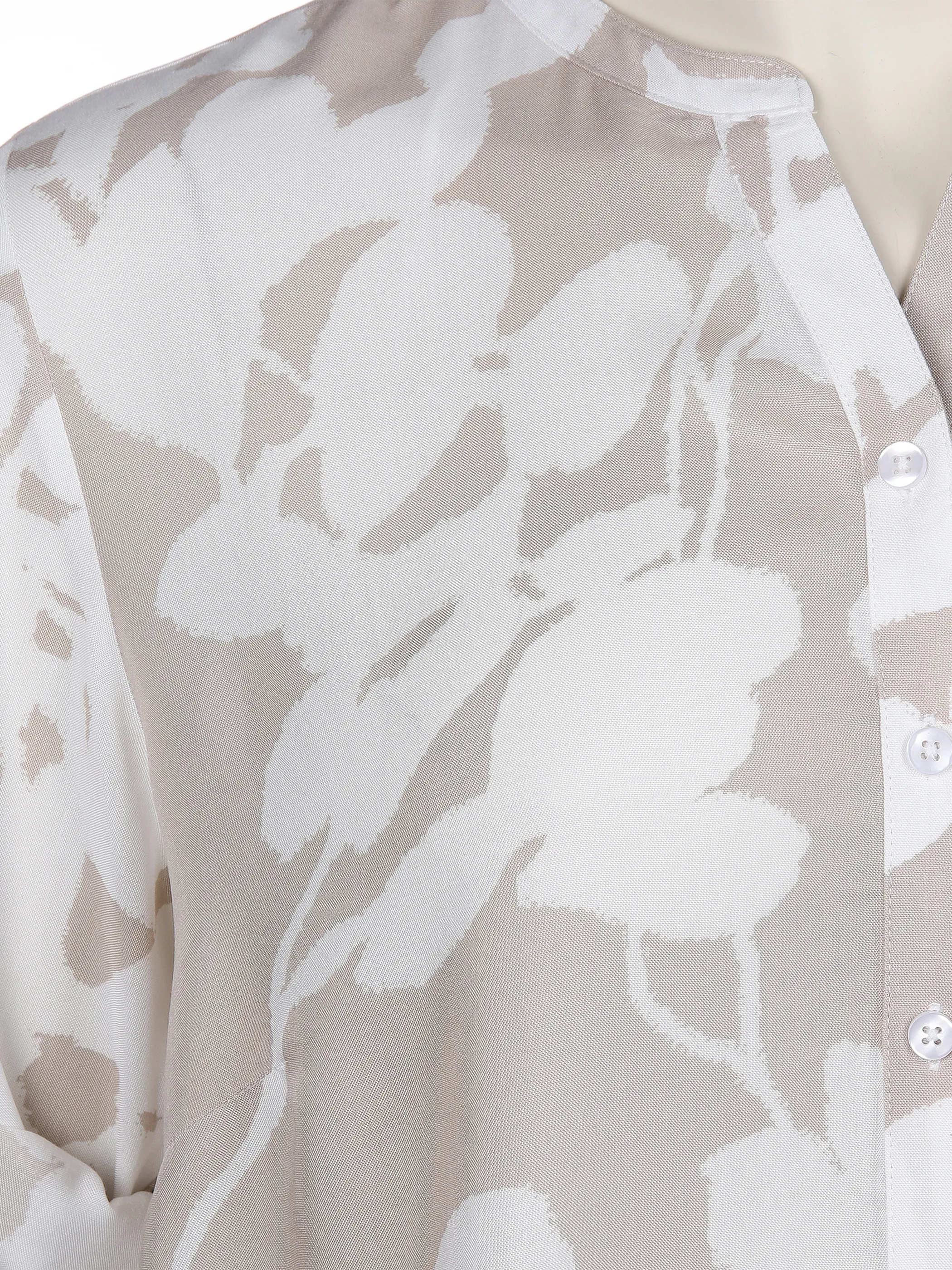 Sonja Blank Da.gr.Gr.Bluse m. Knopfleiste Braun 864713 COL. 2 3 Sonja Blank Da.gr.Gr.Bluse m. Knopfleiste Braun 864713 COL. 2 3