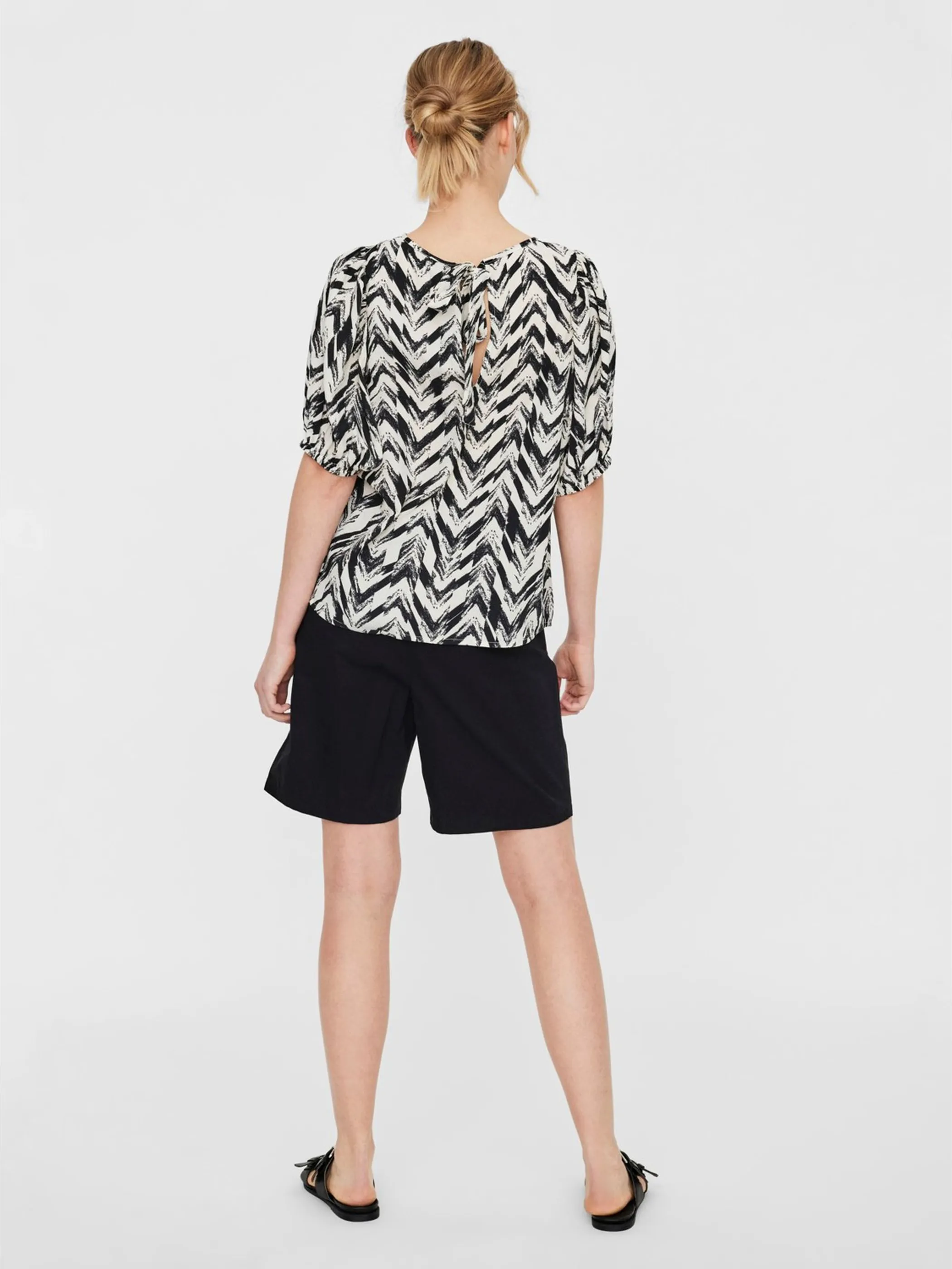 Vero Moda 10247935 VMKATHRINE 24 TOP WVN Schwarz 852560 177868001 4 Vero Moda 10247935 VMKATHRINE 24 TOP WVN Schwarz 852560 177868001 4