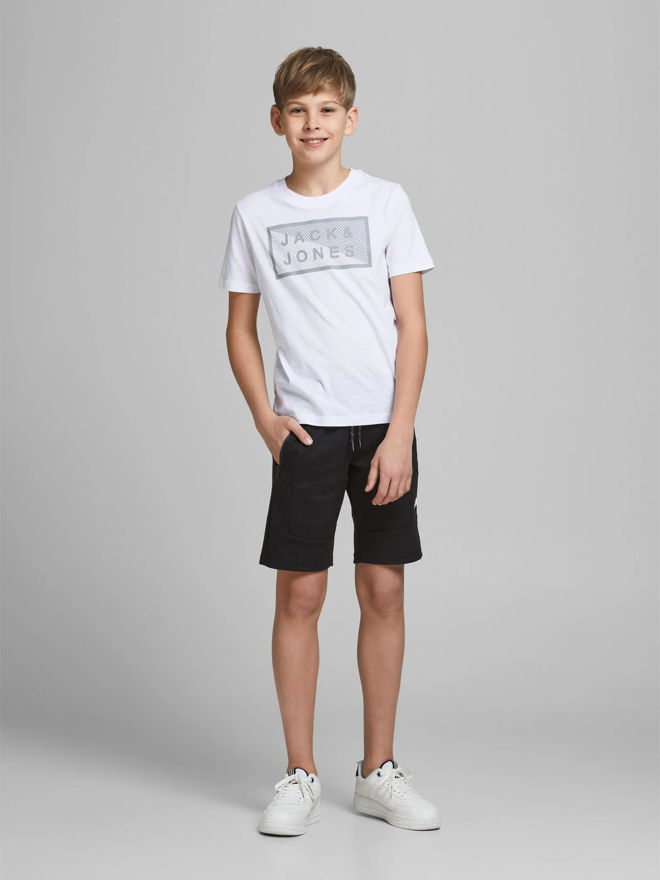 Jack&Jones Junior 12189855 JJIAIR SWEAT SHORTS N Schwarz 852245 178012 4