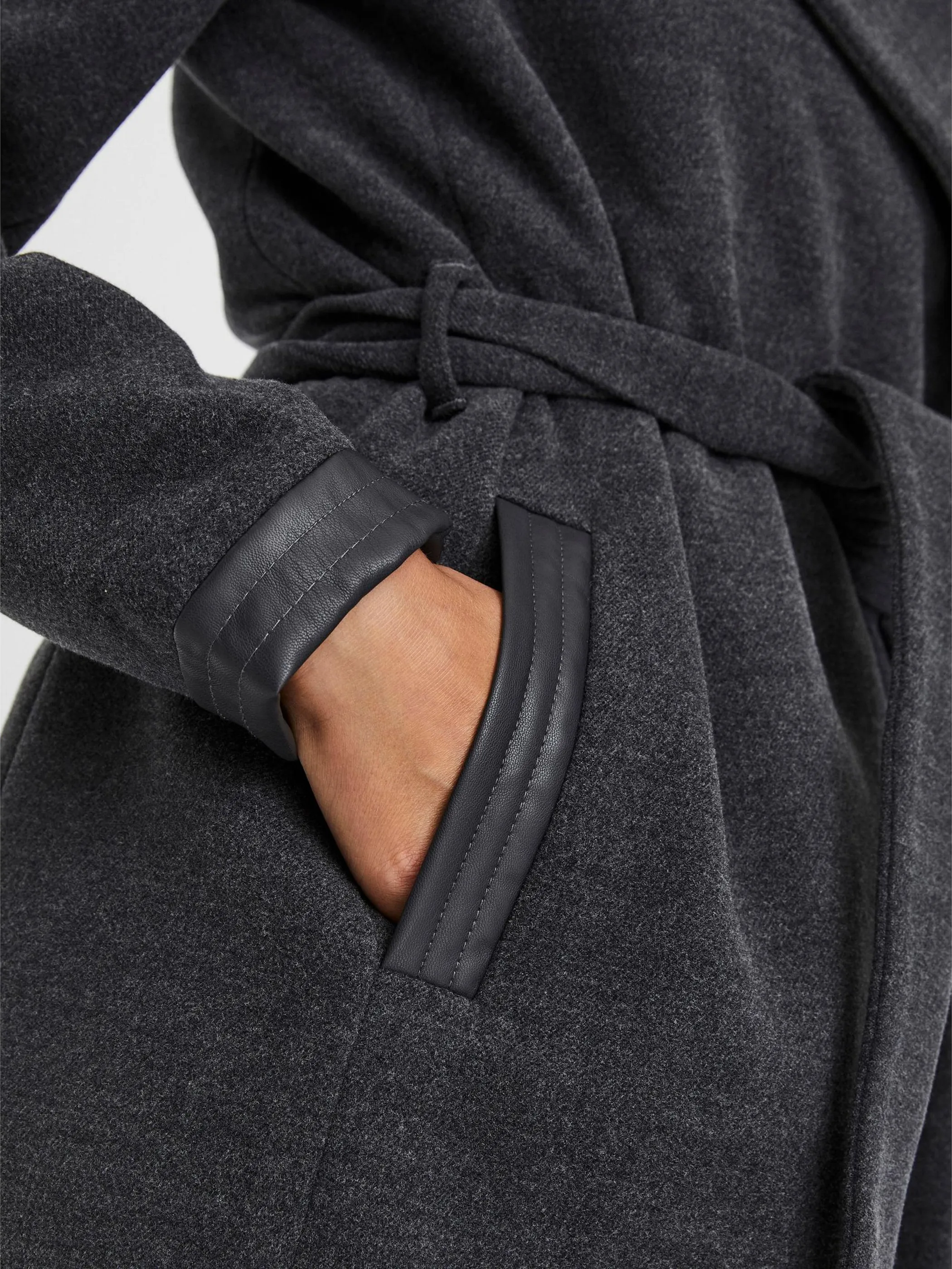 Vero Moda 10230680 VMCALASISSEL 3/4 JACK Grau 854400 178996 5 Vero Moda 10230680 VMCALASISSEL 3/4 JACK Grau 854400 178996 5